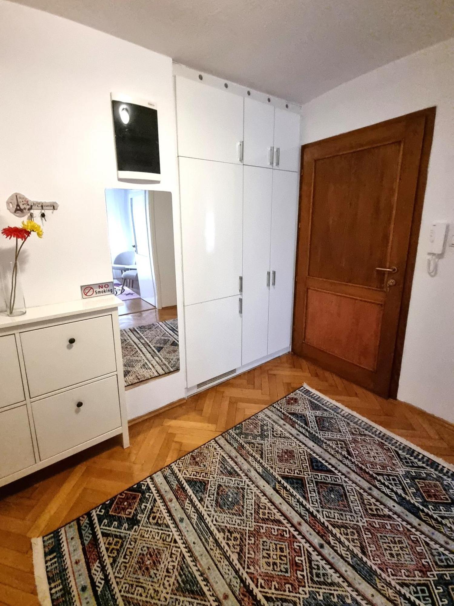 Bell Apartment Bihac Luaran gambar